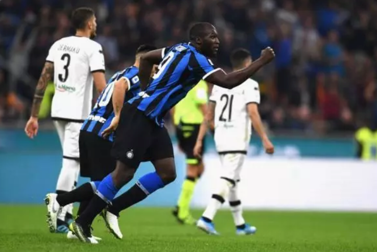  尤文图斯新援首秀破门助球队登顶积分榜  