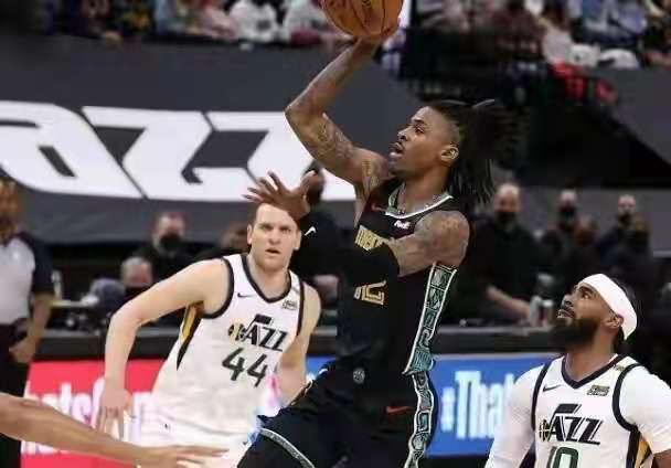  特雷杨三分绝杀老鹰气走尼克斯  