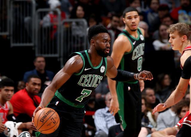  塔图姆单节20分，凯尔特人屠公牛雪耻  