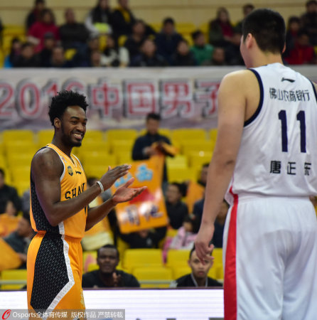 10, 都灵德比火药味十足，双方红牌险酿冲突  